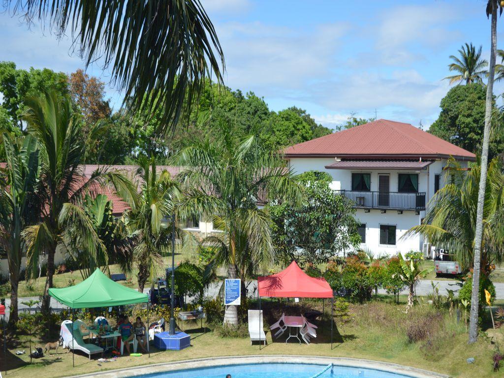 Phil Oasis Hotel & Resort Silang Экстерьер фото