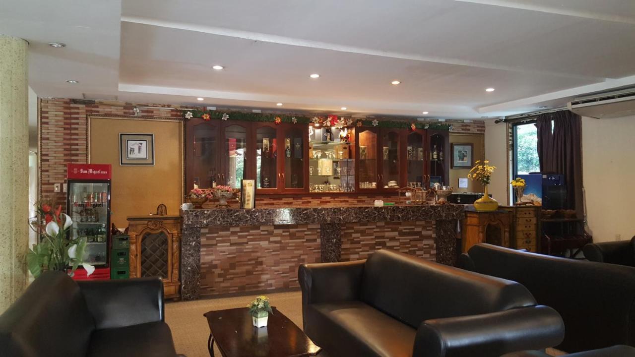 Phil Oasis Hotel & Resort Silang Экстерьер фото