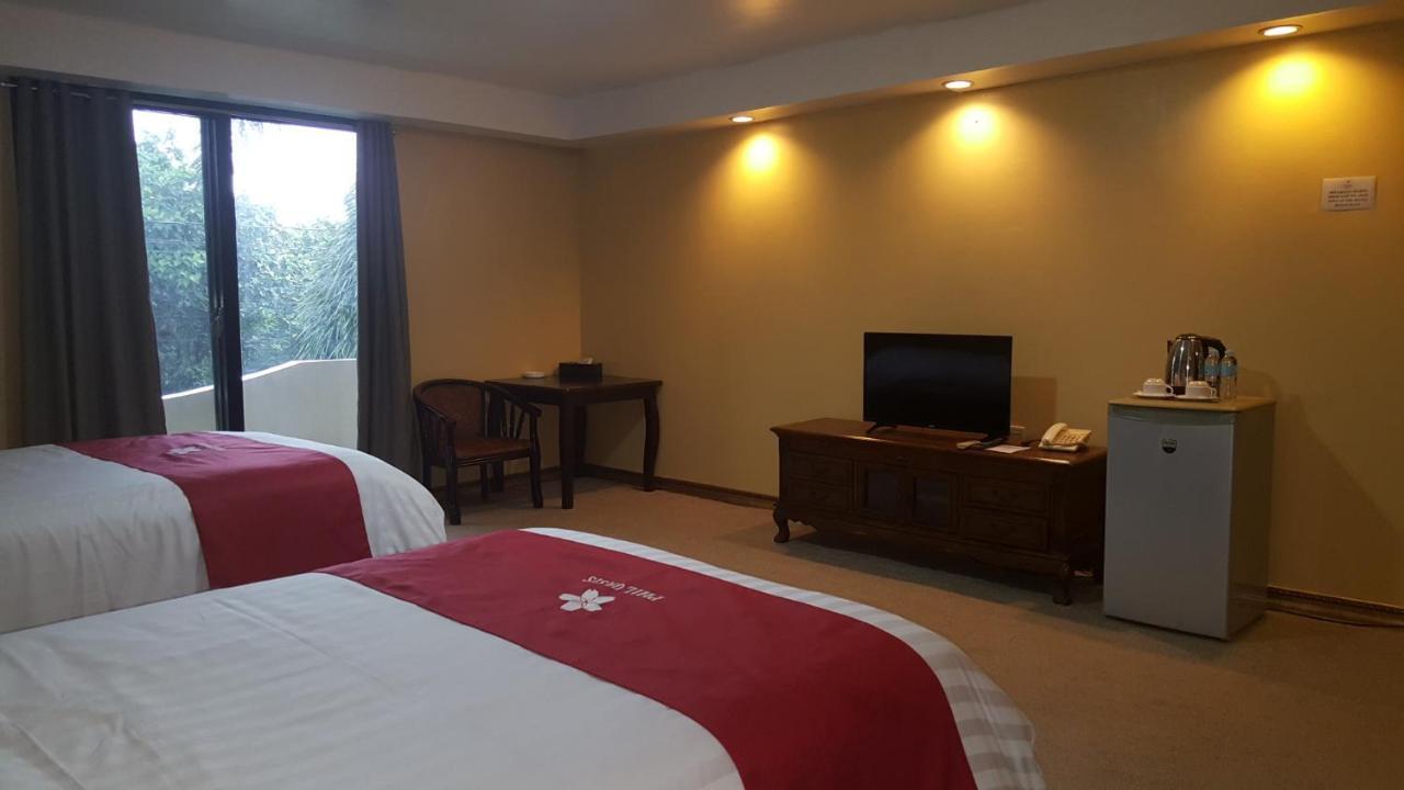 Phil Oasis Hotel & Resort Silang Экстерьер фото