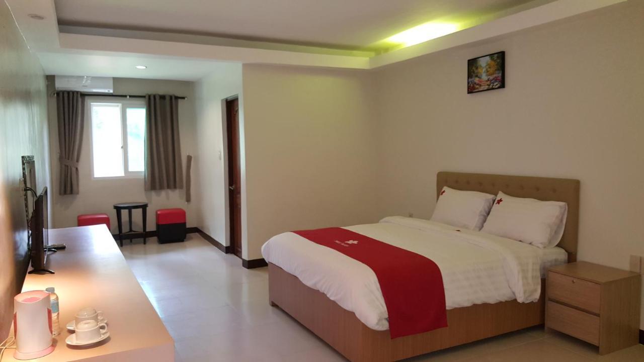Phil Oasis Hotel & Resort Silang Экстерьер фото