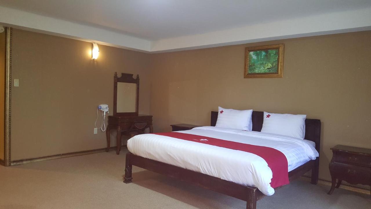 Phil Oasis Hotel & Resort Silang Экстерьер фото