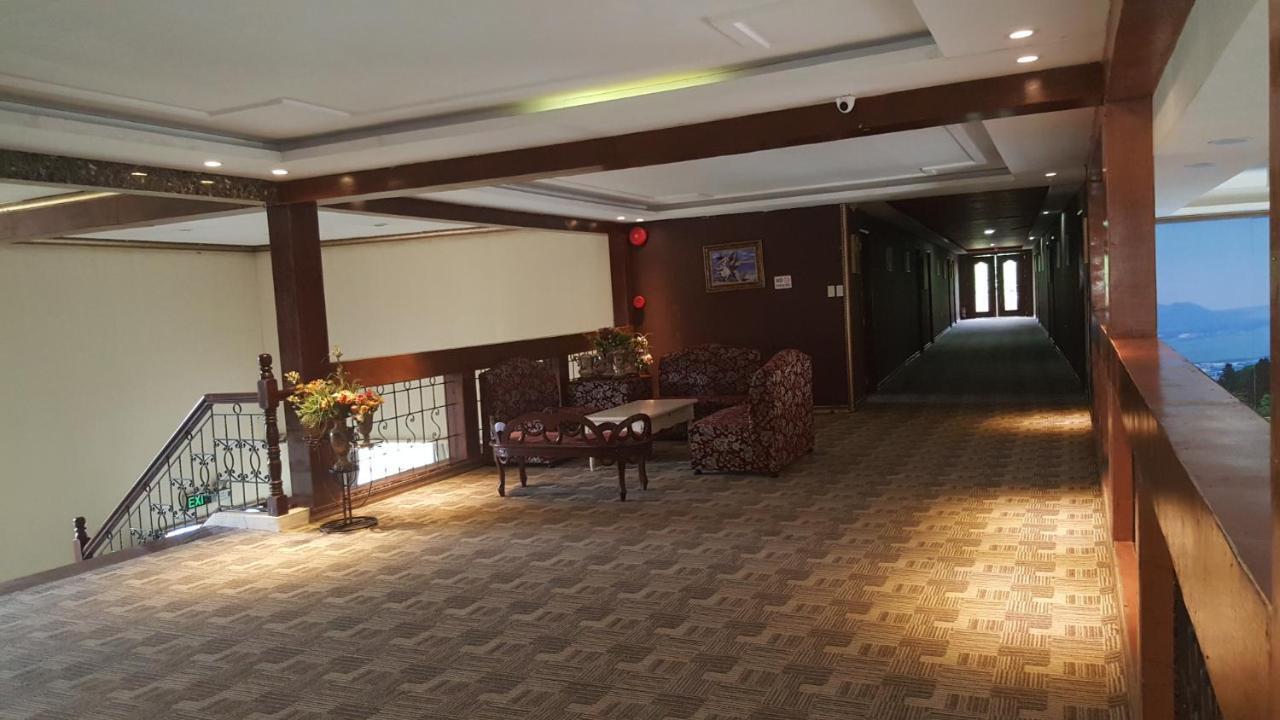 Phil Oasis Hotel & Resort Silang Экстерьер фото