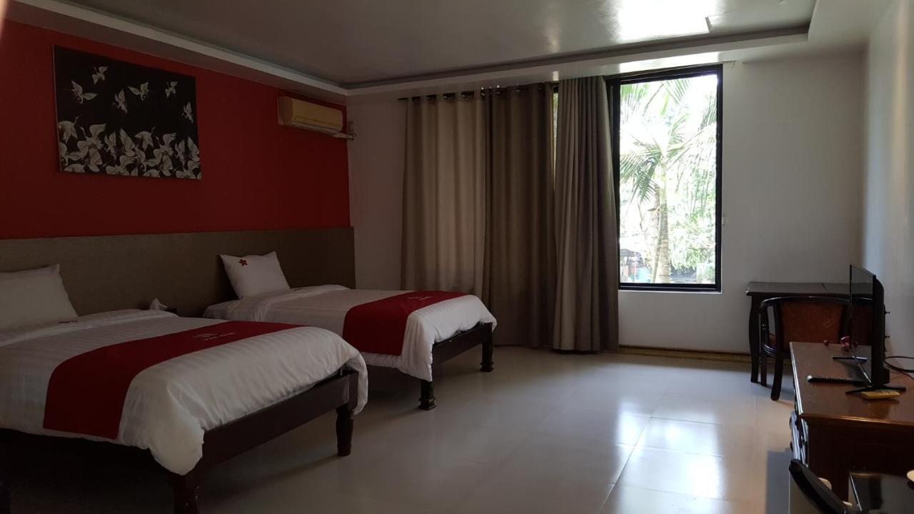 Phil Oasis Hotel & Resort Silang Экстерьер фото