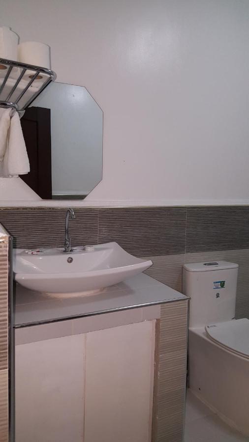 Phil Oasis Hotel & Resort Silang Экстерьер фото