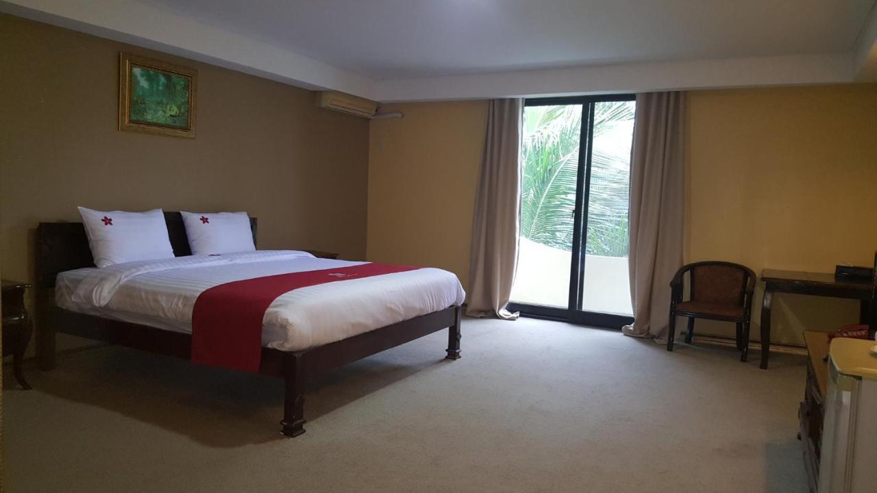 Phil Oasis Hotel & Resort Silang Экстерьер фото