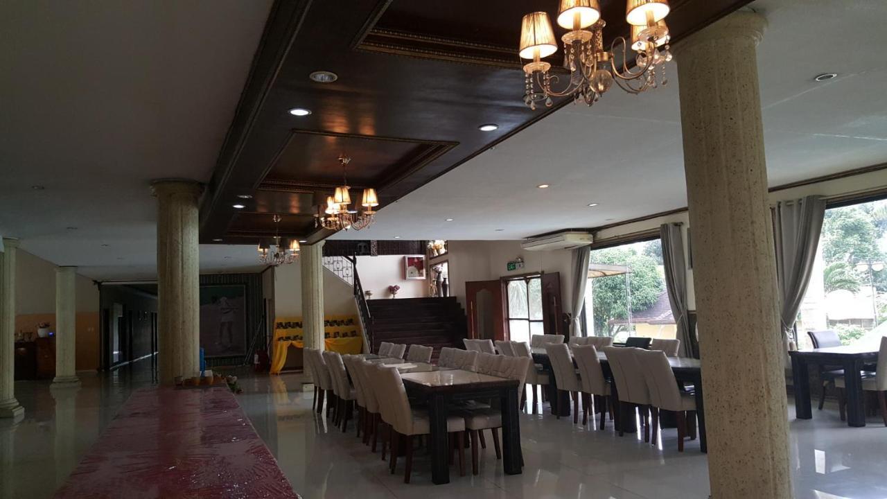 Phil Oasis Hotel & Resort Silang Экстерьер фото