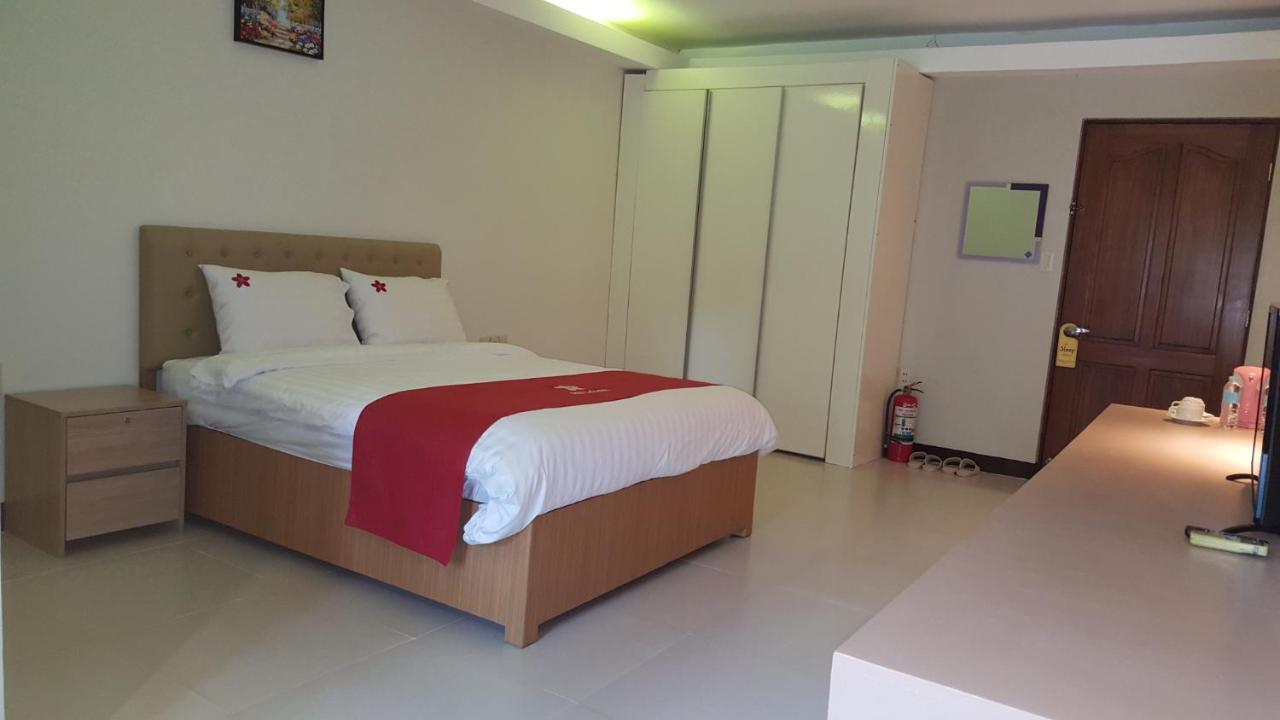 Phil Oasis Hotel & Resort Silang Экстерьер фото