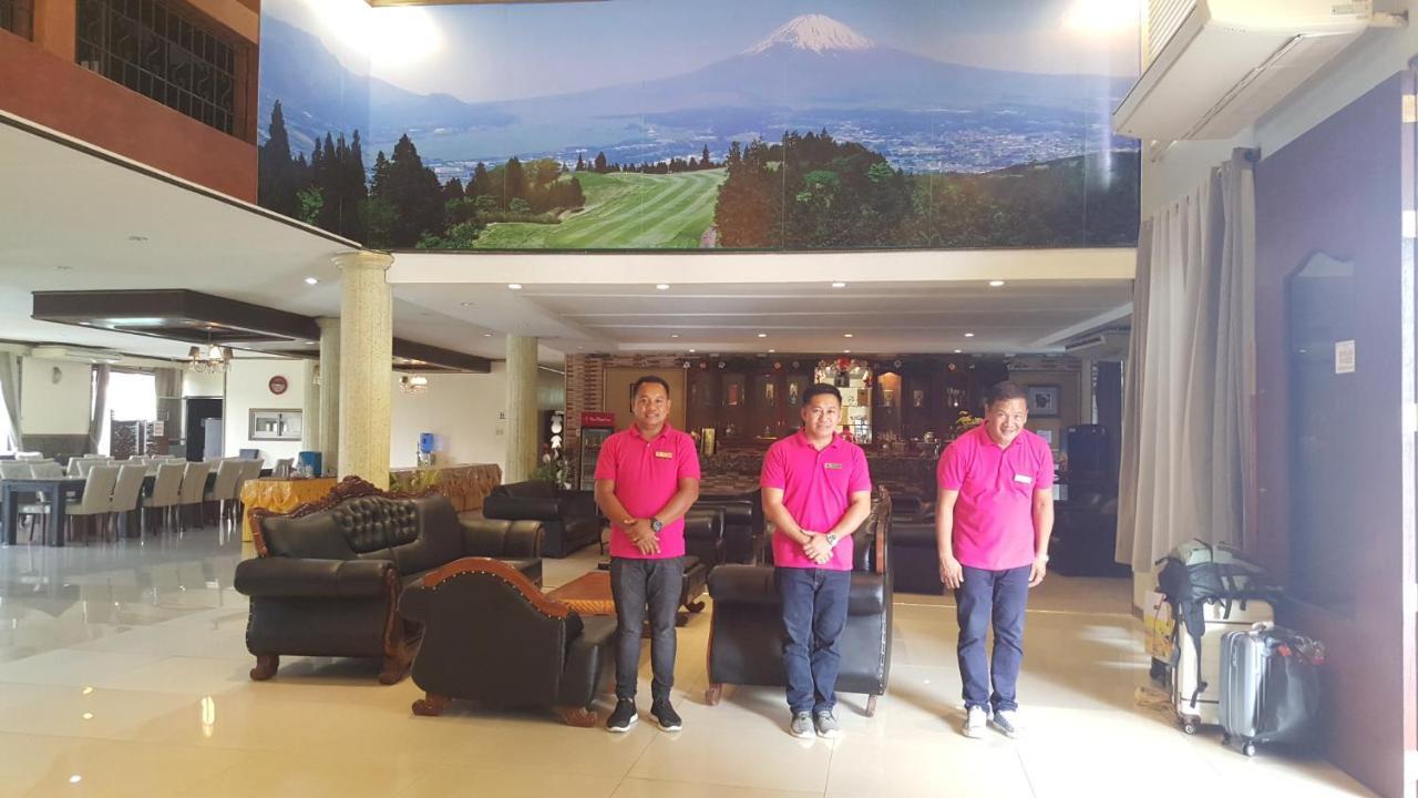 Phil Oasis Hotel & Resort Silang Экстерьер фото
